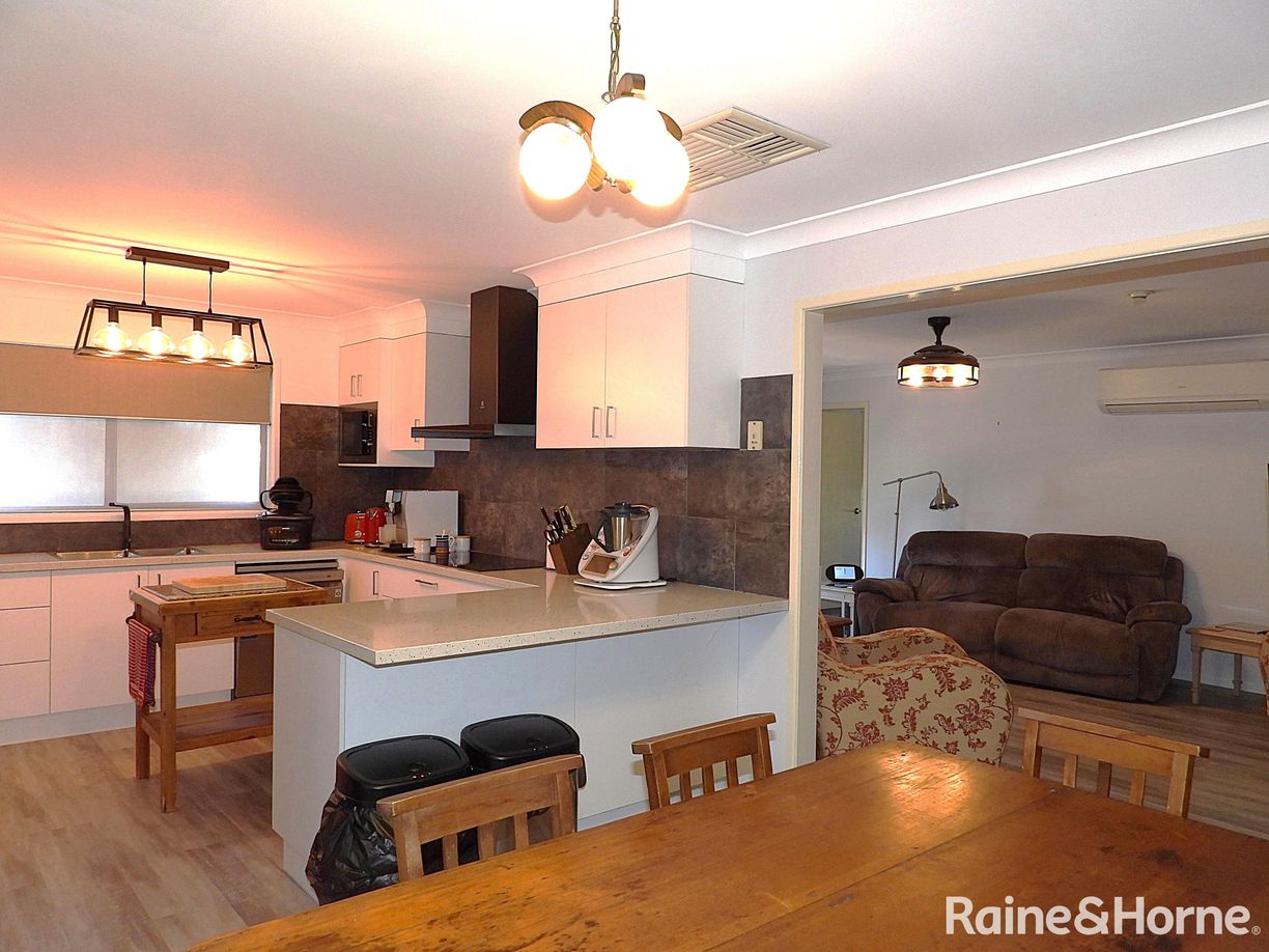 2 Heber Street — photo 7 of 20
