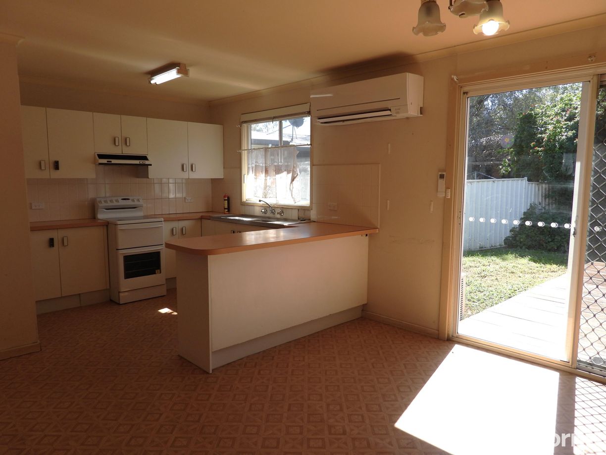 8 Broadwater Place — photo 5 of 11