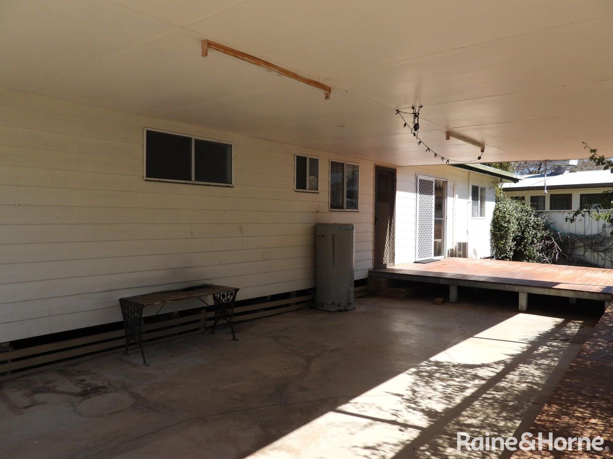 8 Broadwater Place — photo 6 of 11