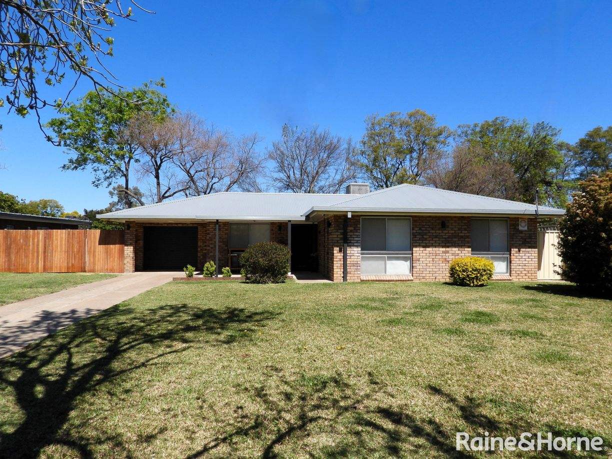 160 Gwydir Street — photo from Raine & Horne Moree
