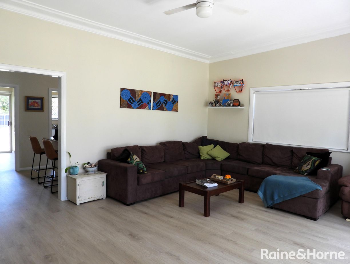 10 Lucksall Street — photo 5 of 20