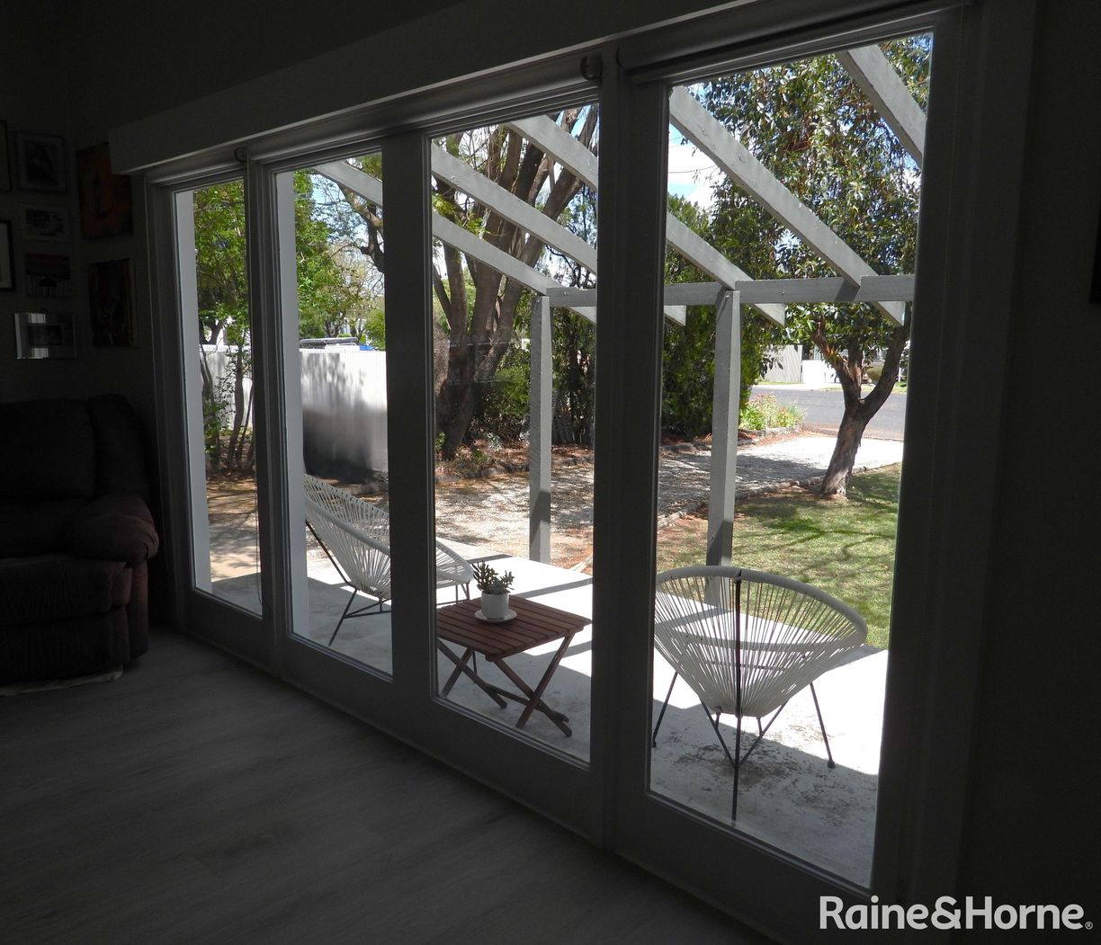 10 Lucksall Street — photo 6 of 20