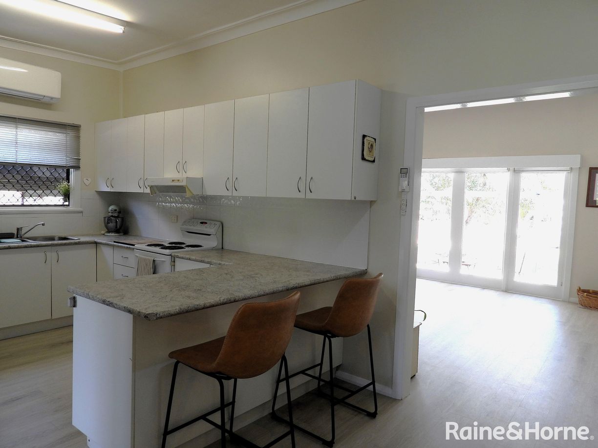 10 Lucksall Street — photo 7 of 20
