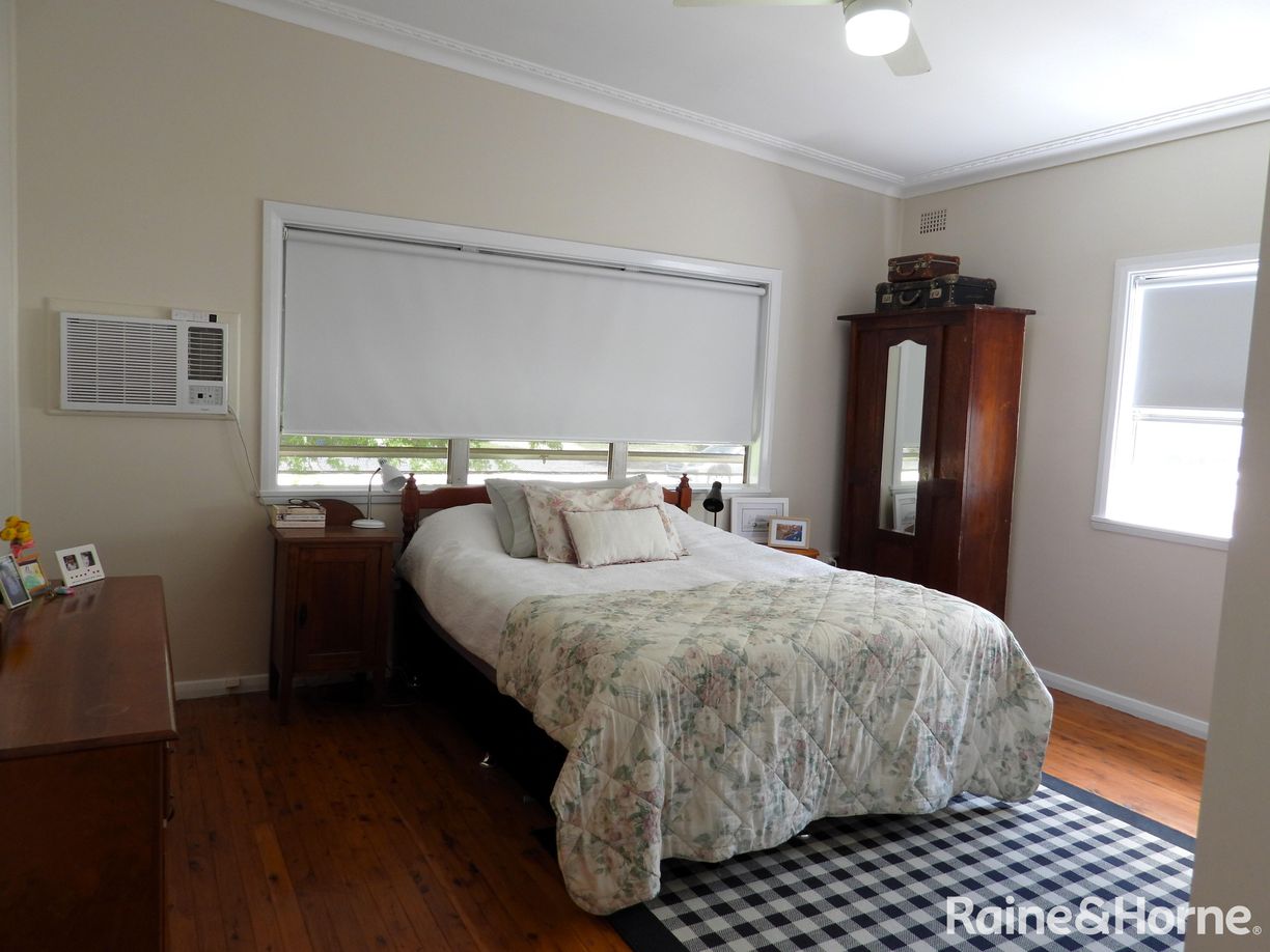 10 Lucksall Street — photo 10 of 20