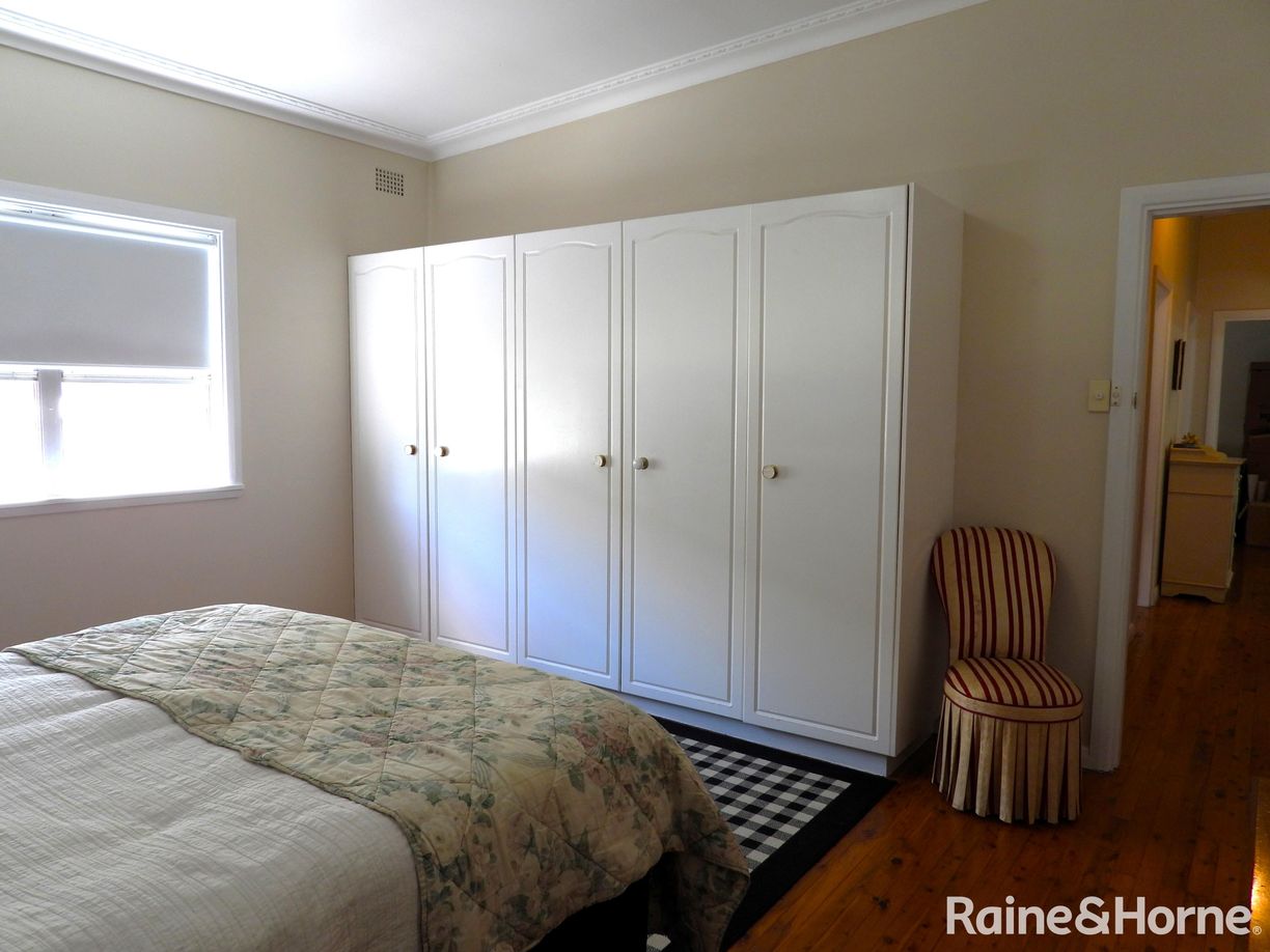 10 Lucksall Street — photo 11 of 20