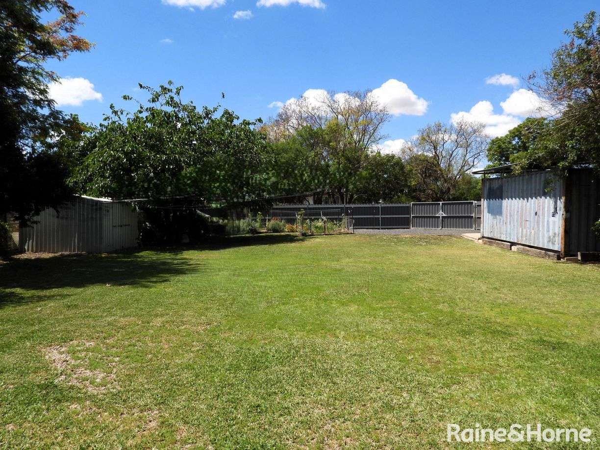 10 Lucksall Street — photo 16 of 20