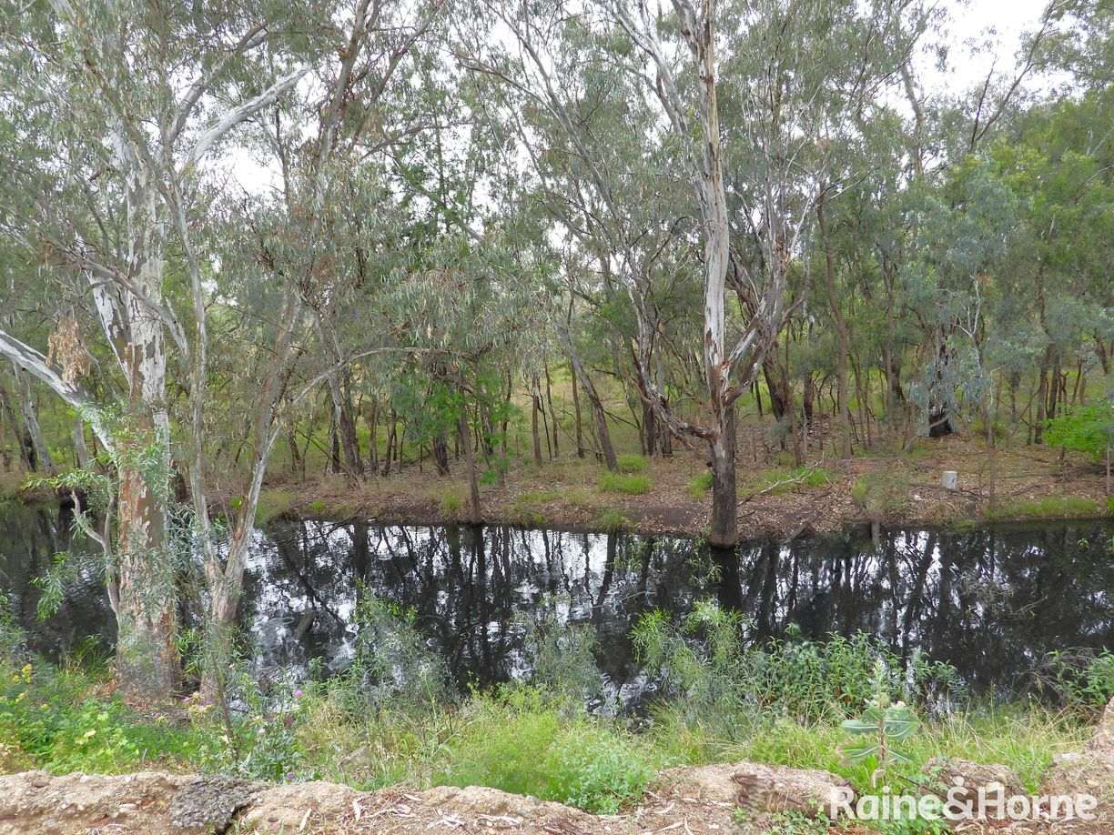 7 Broadwater Place — photo 3 of 22
