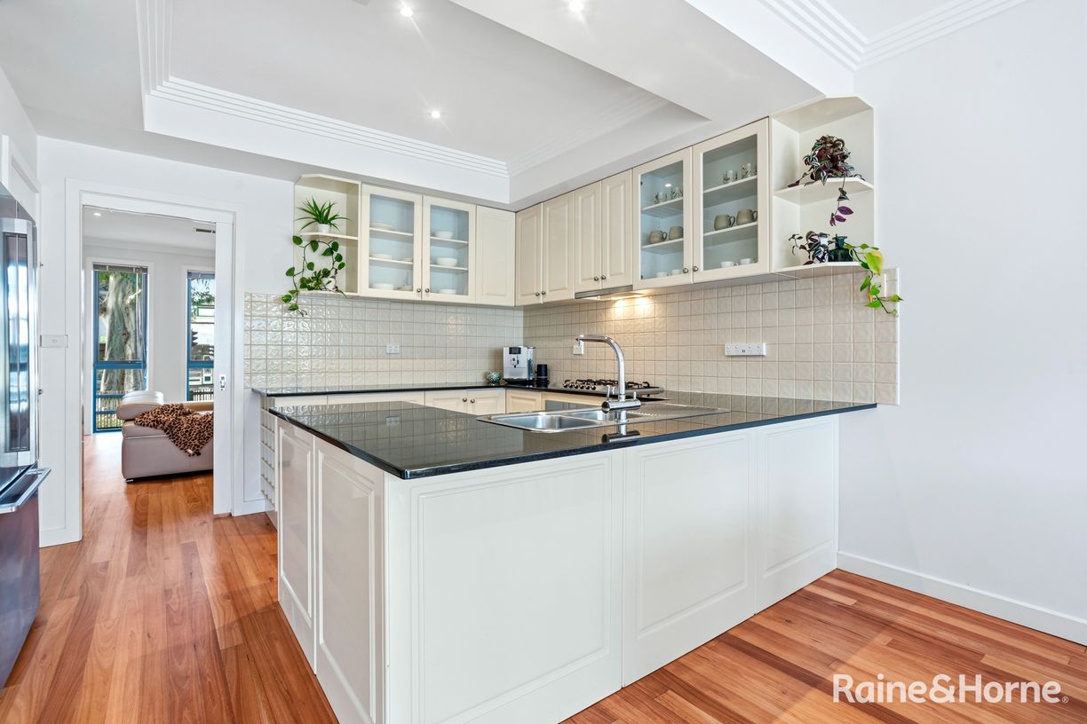305 Melbourne Road — photo 4 of 19