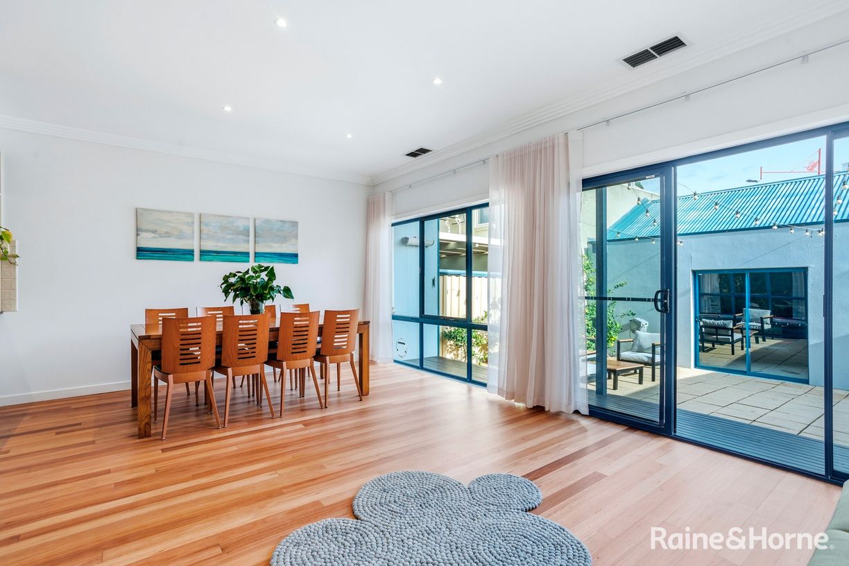 305 Melbourne Road — photo 3 of 19