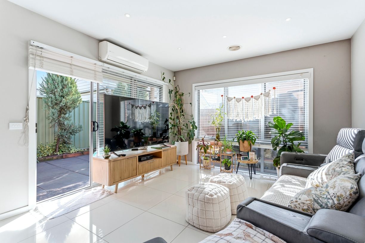 32 Strachan Place — photo 3 of 15