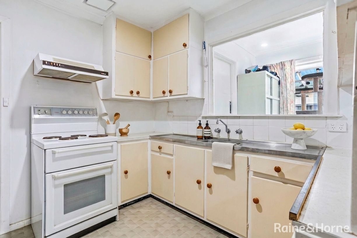 85 Millers Road — photo 6 of 12