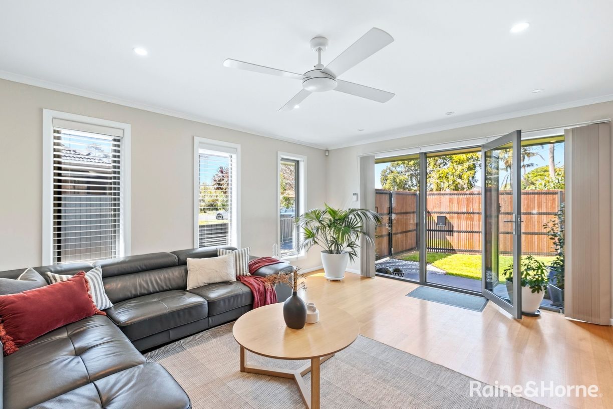 10 Martin Court — photo 3 of 22