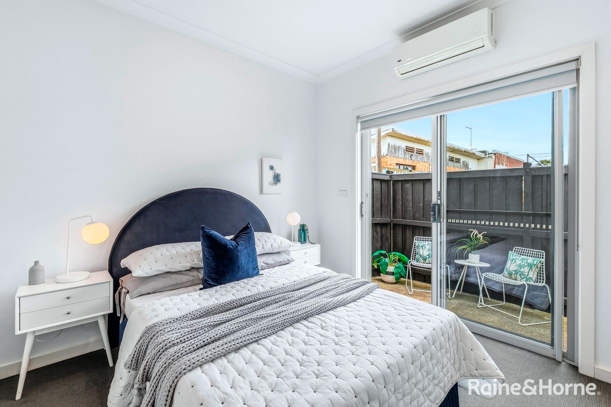 1 Brunel Street — photo 13 of 16