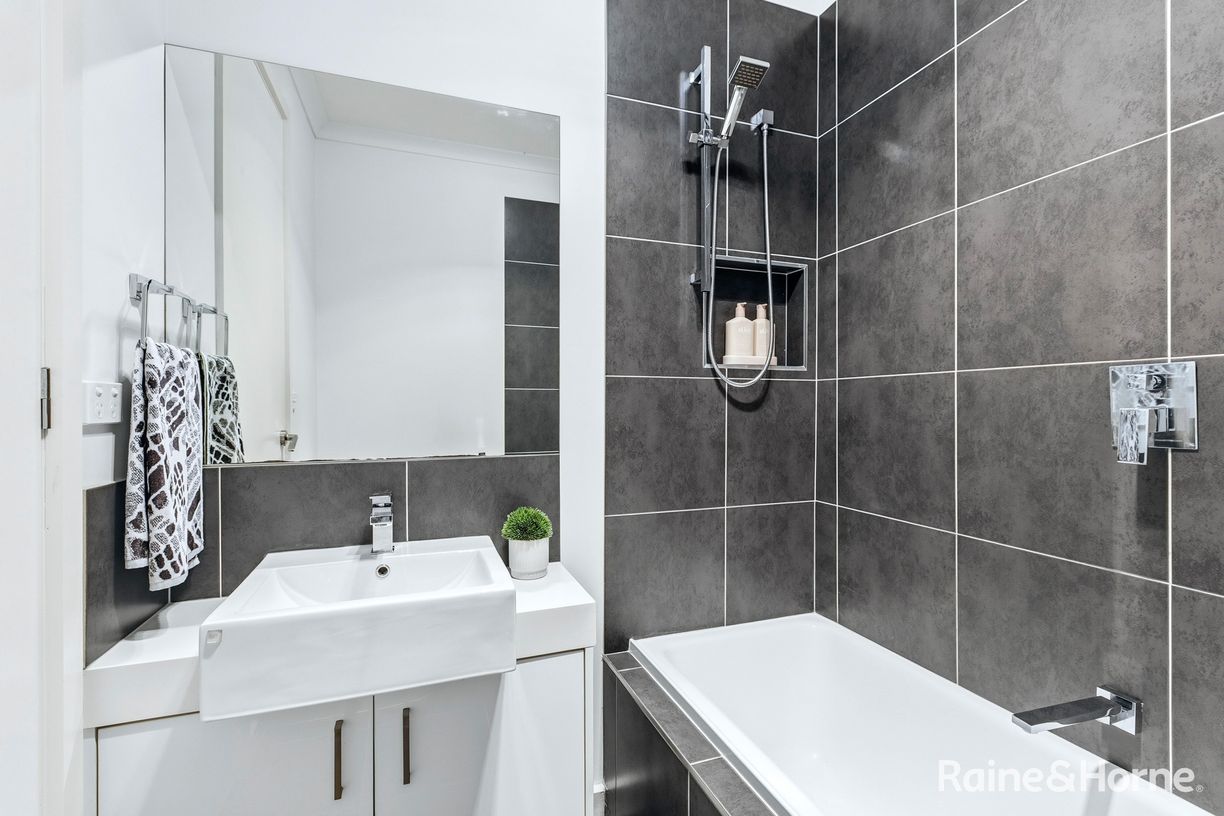 1 Brunel Street — photo 15 of 16
