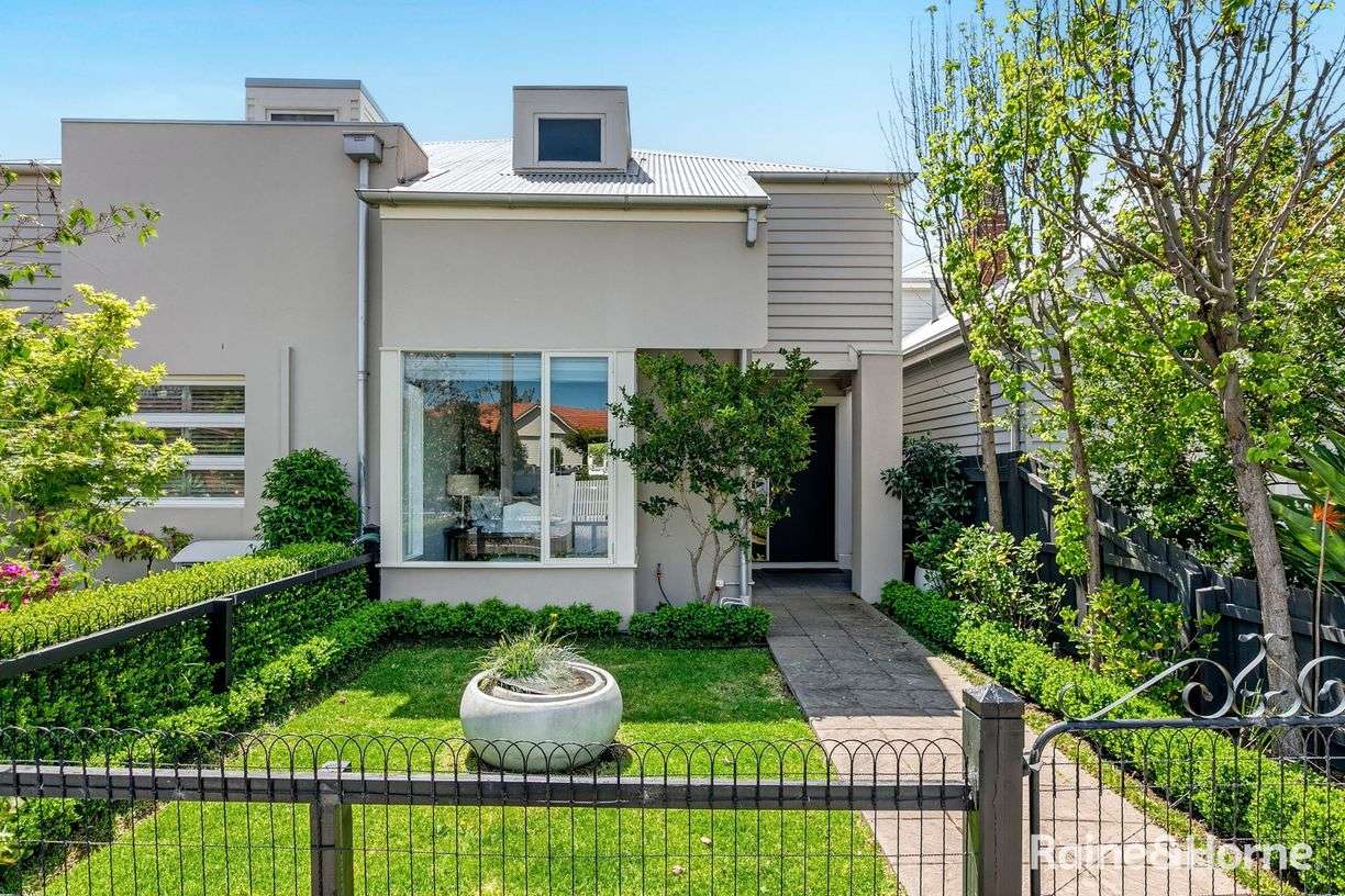 1/32 Princes Street — photo from Raine & Horne Williamstown (Timeball Pty Ltd)
