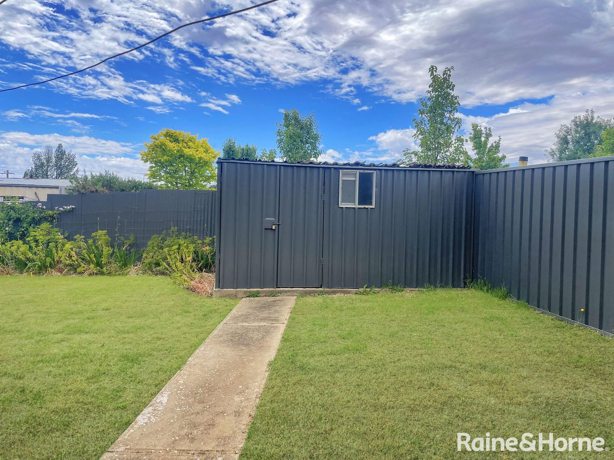 32 Dwyer Drive, Young, NSW 2594