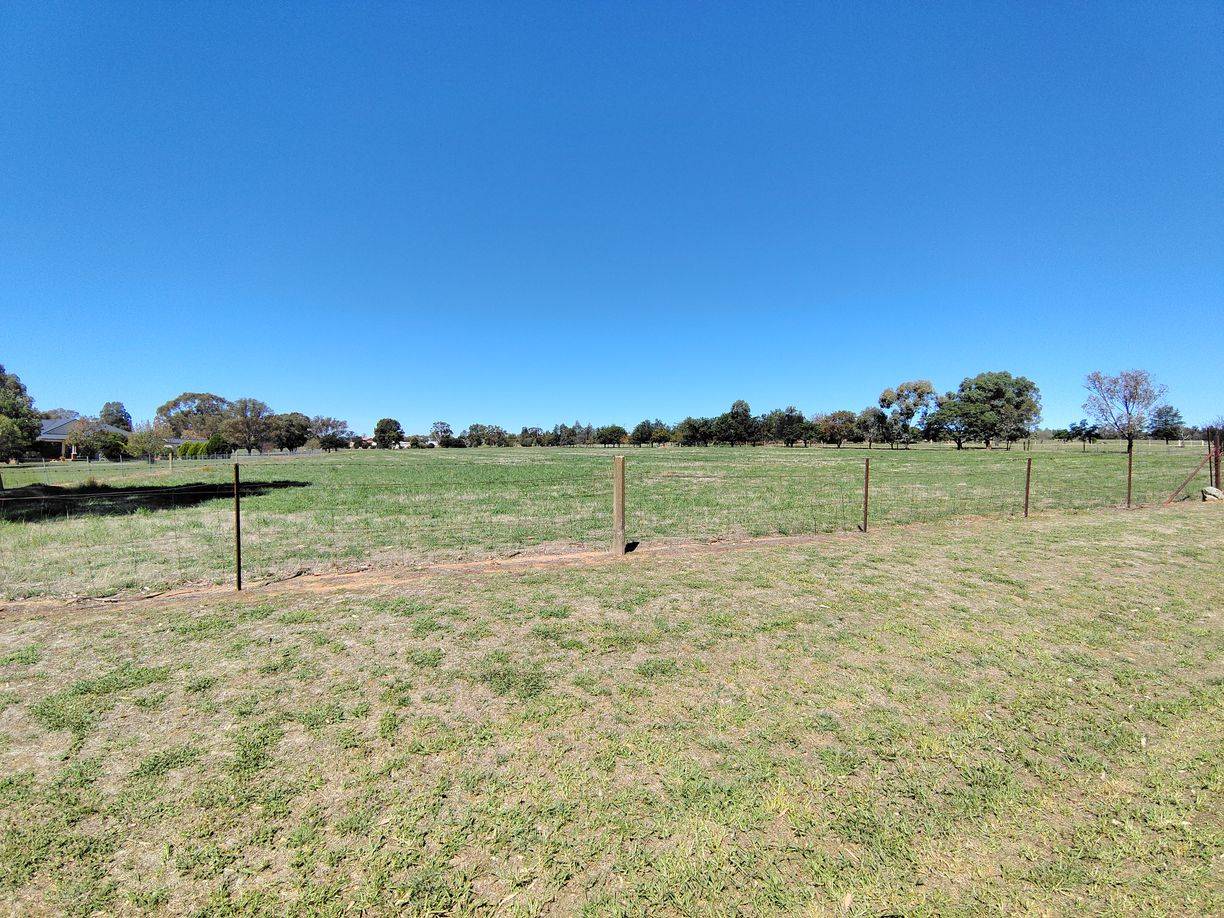 2 Berrys Lane — photo 2 of 3