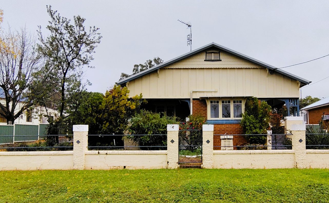 8 Warraderry Street — photo from Raine & Horne Young