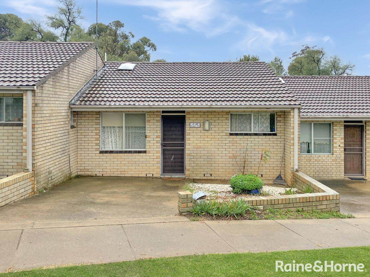 3/39 Gordon Street — photo from Raine & Horne Young