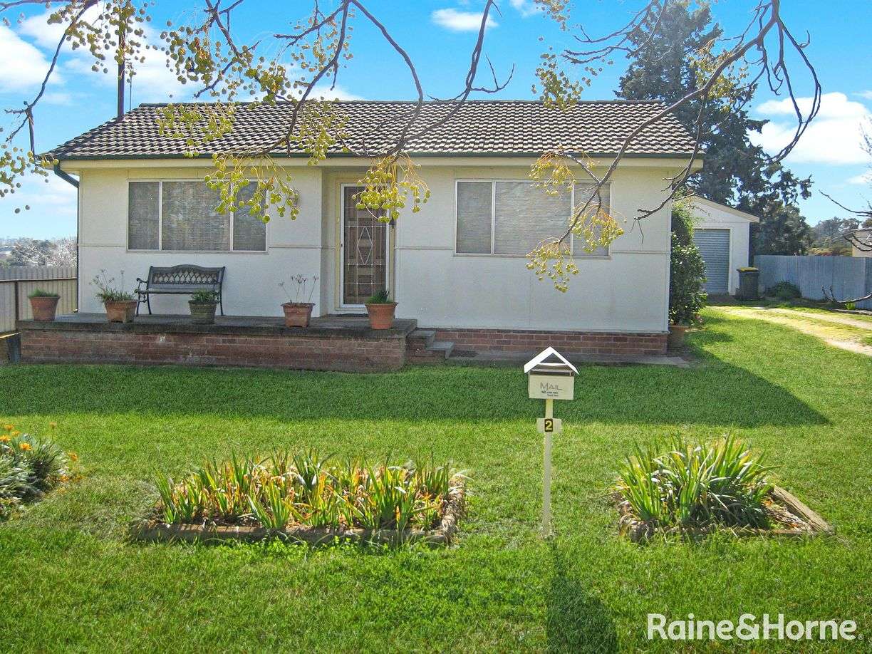 2 Lachlan Close — photo from Raine & Horne Young