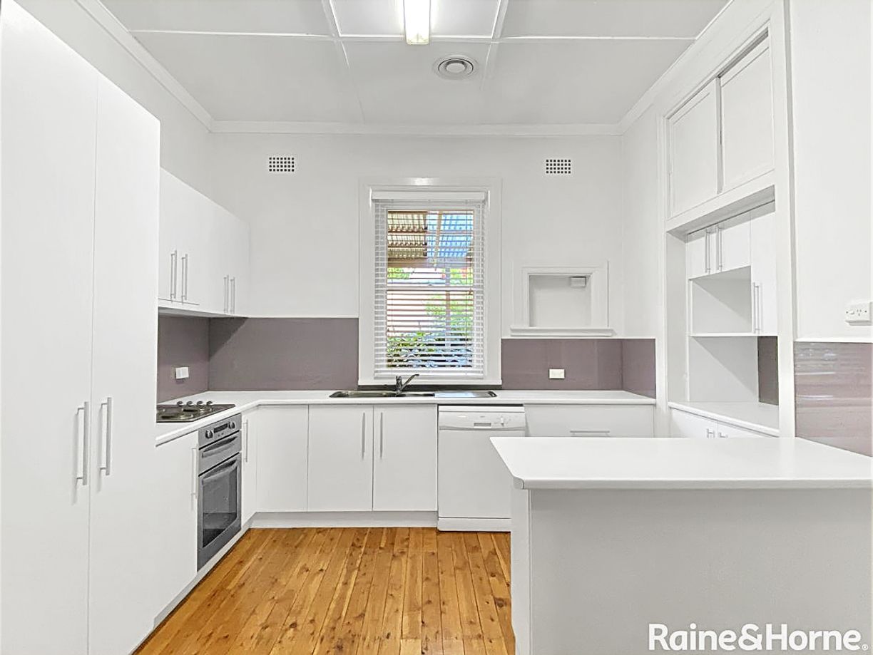 61 Edwards Street — photo 2 of 12