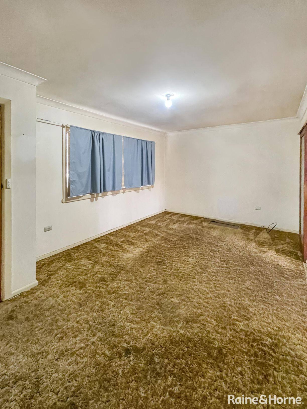 2 Lachlan Close — photo 5 of 10