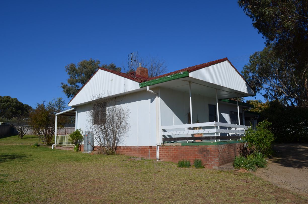 18 Warraderry Street — photo 2 of 11