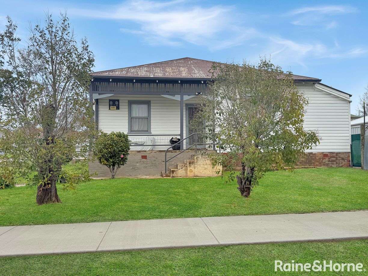 61 Thornhill Street — photo from Raine & Horne Young