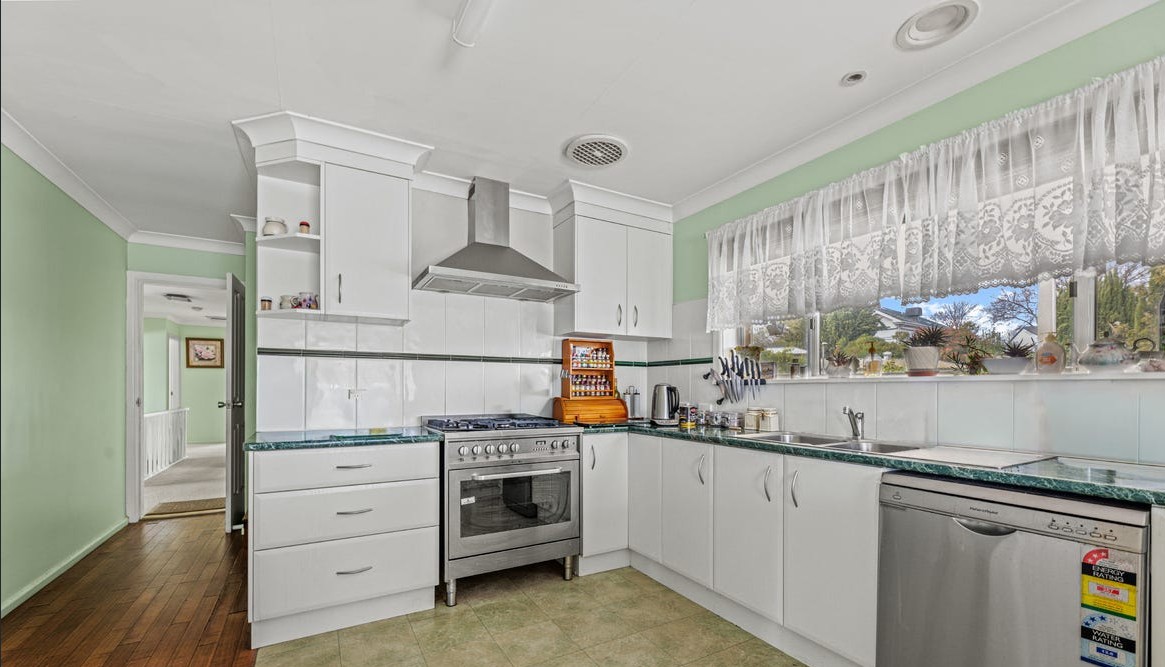 25 Watson Street — photo 2 of 11
