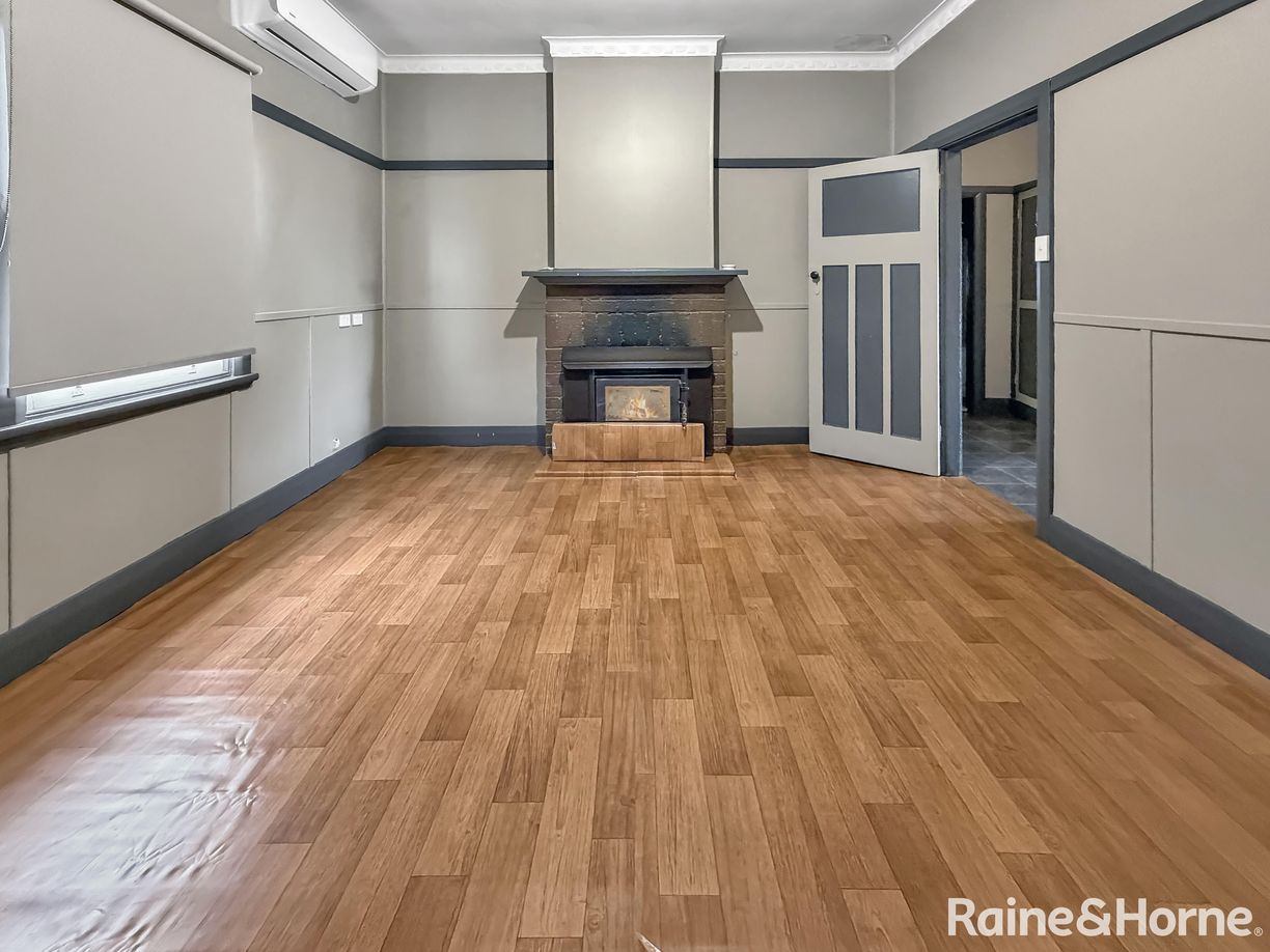 61 Thornhill Street — photo 3 of 12