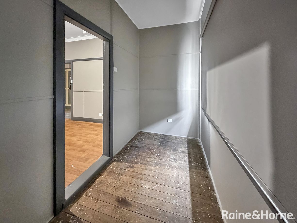 61 Thornhill Street — photo 8 of 12
