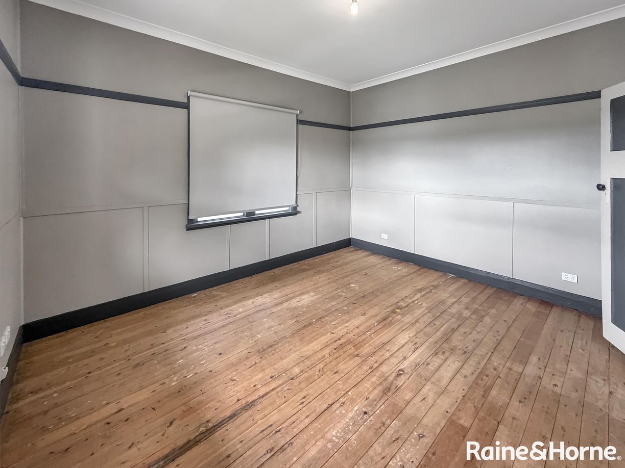 61 Thornhill Street — photo 6 of 12