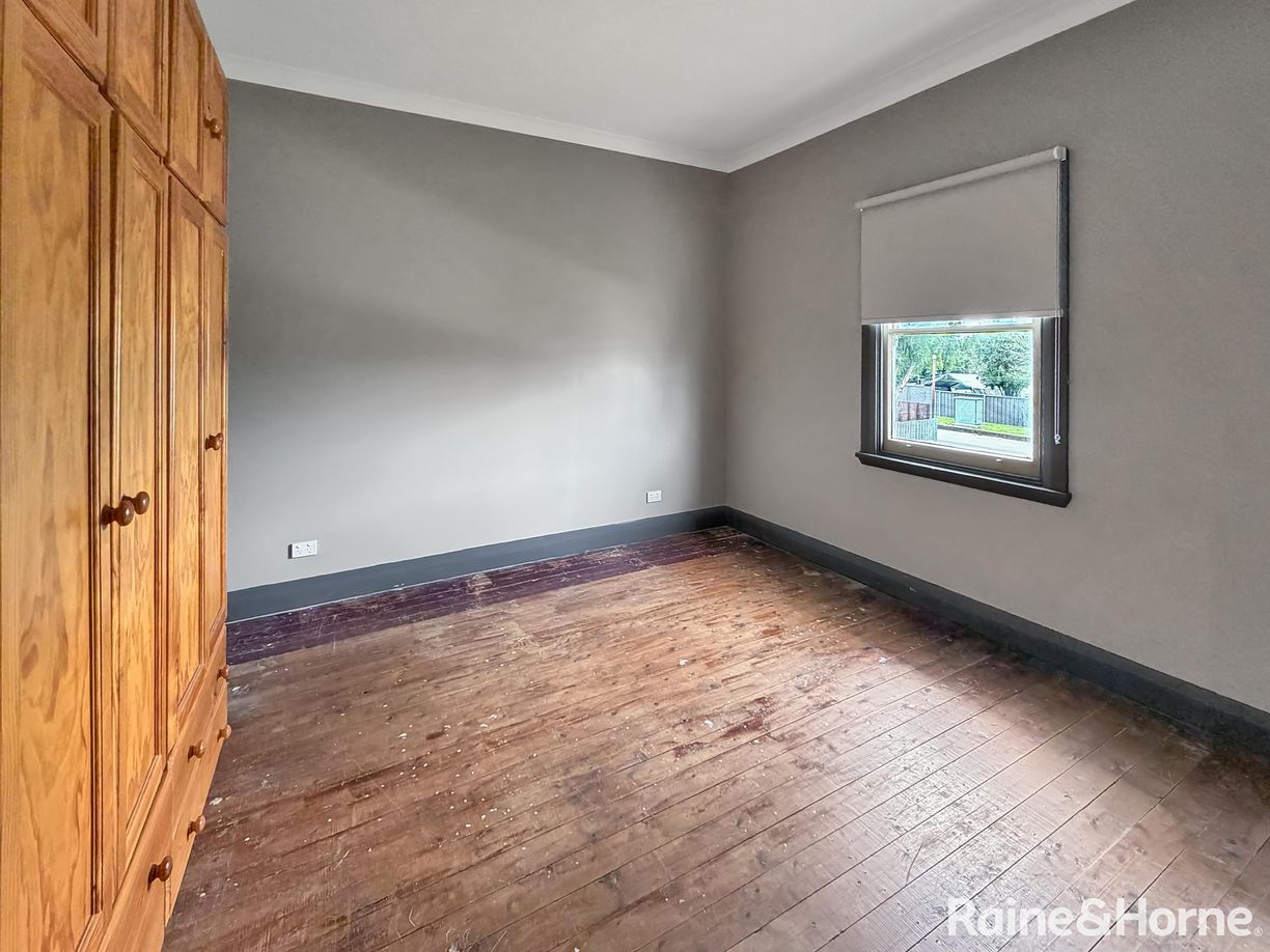 61 Thornhill Street — photo 7 of 12