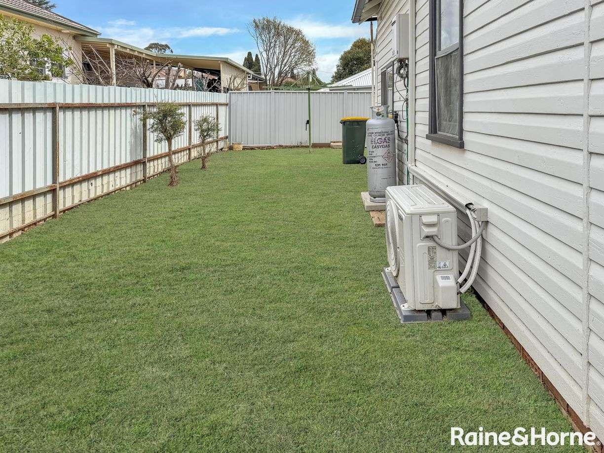61 Thornhill Street — photo 12 of 12