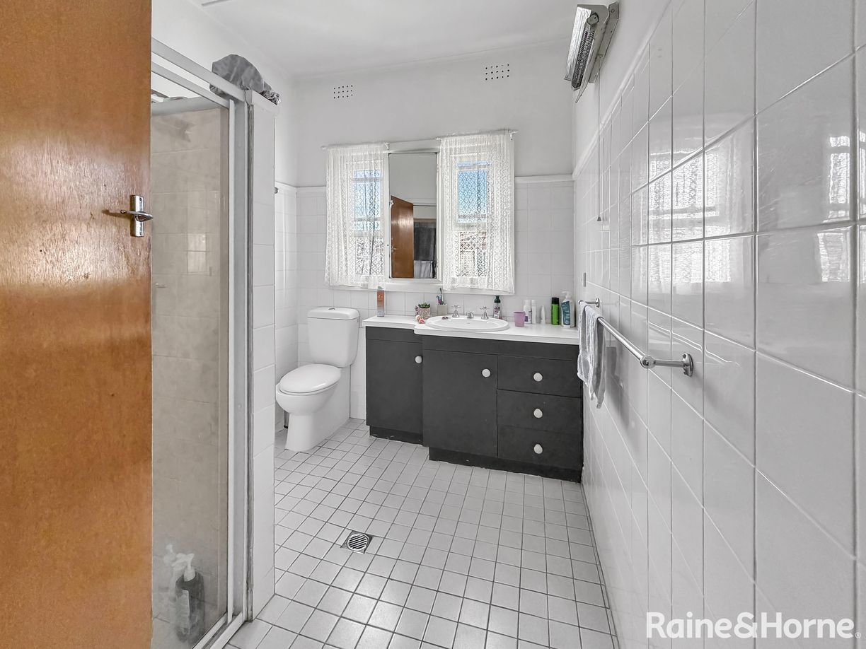 38 McLerie Street — photo 3 of 11