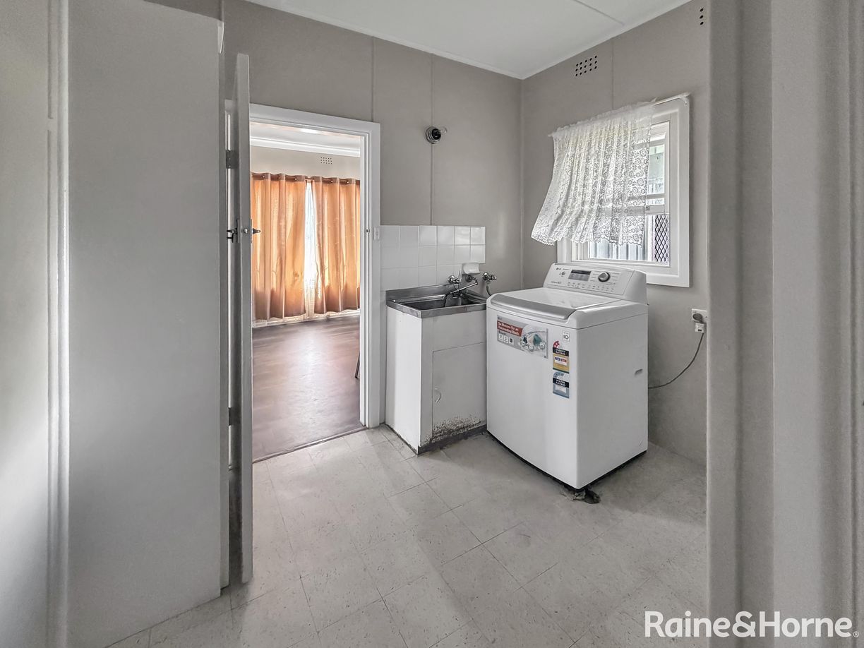 38 McLerie Street — photo 9 of 11