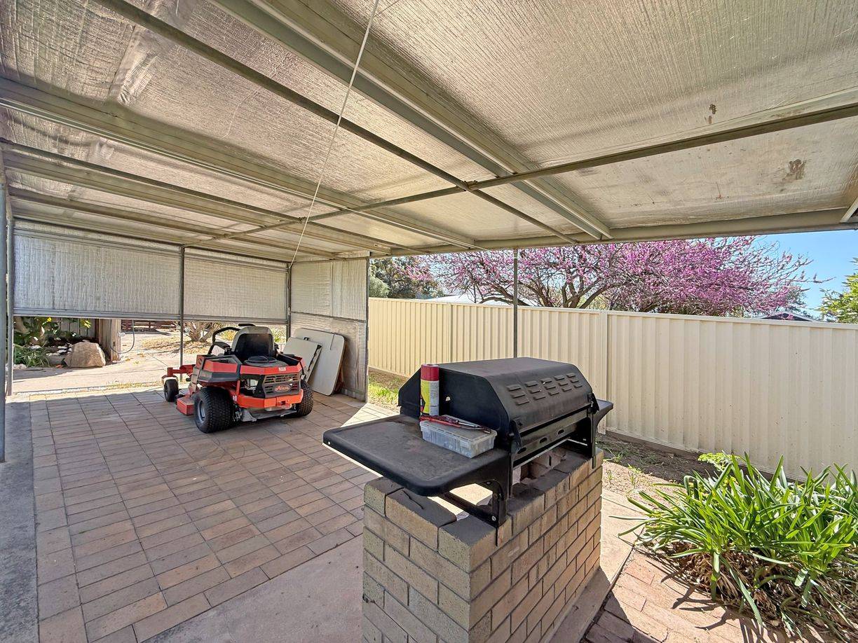 44 Brundah Street — photo 13 of 20
