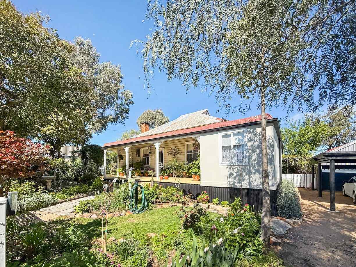 89 Cowra Road — photo 2 of 23