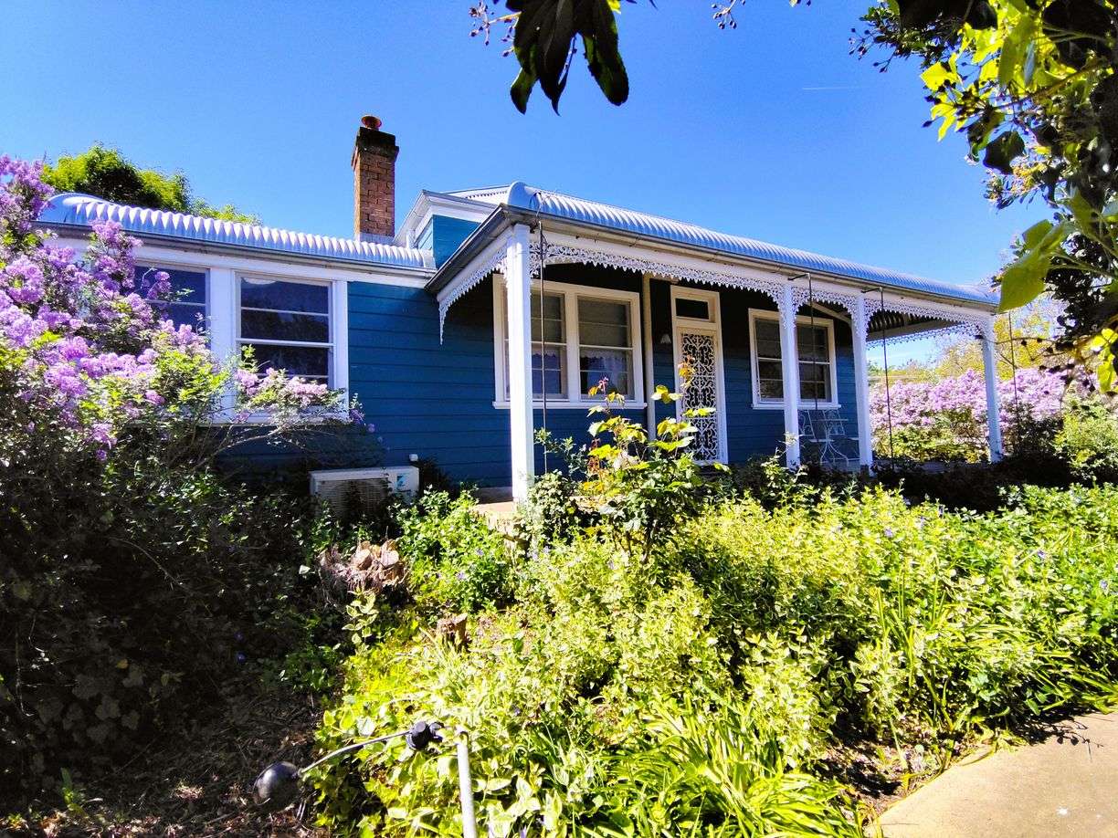 18 Wood Street — photo from Raine & Horne Young