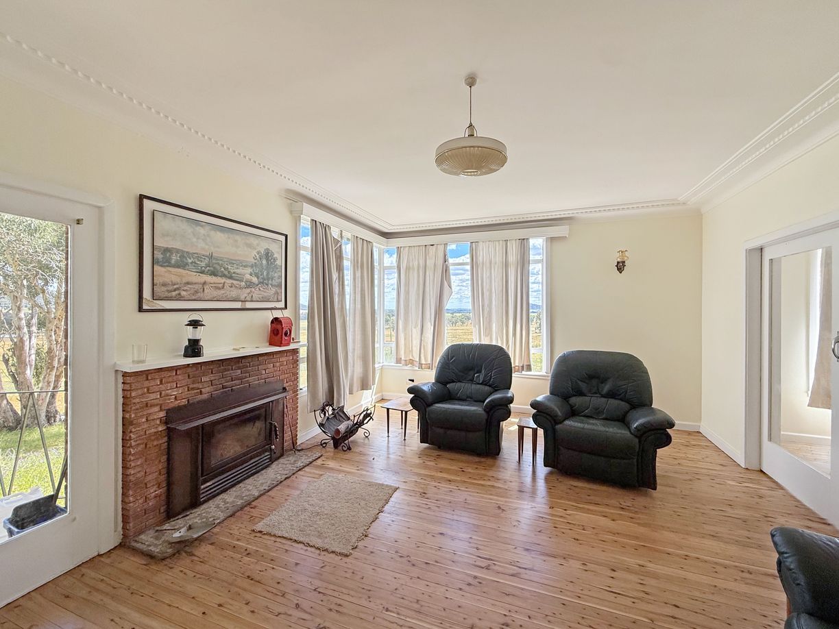 808 Gooloogong Road — photo 4 of 17