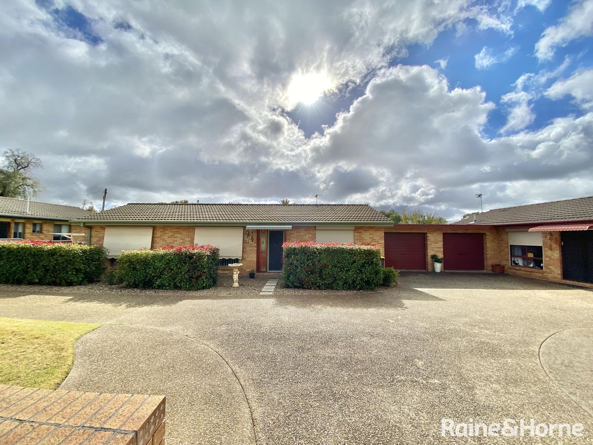 Units 1-3/44 Murringo Street — photo from Raine & Horne Young