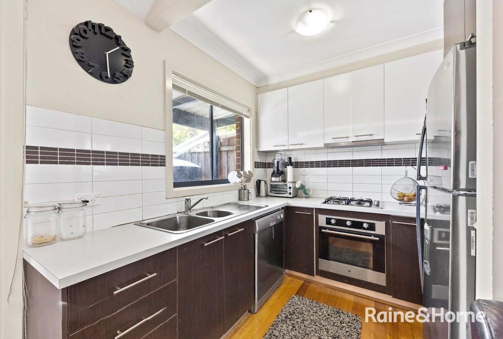 2/12 Emily Street — photo 2 of 6