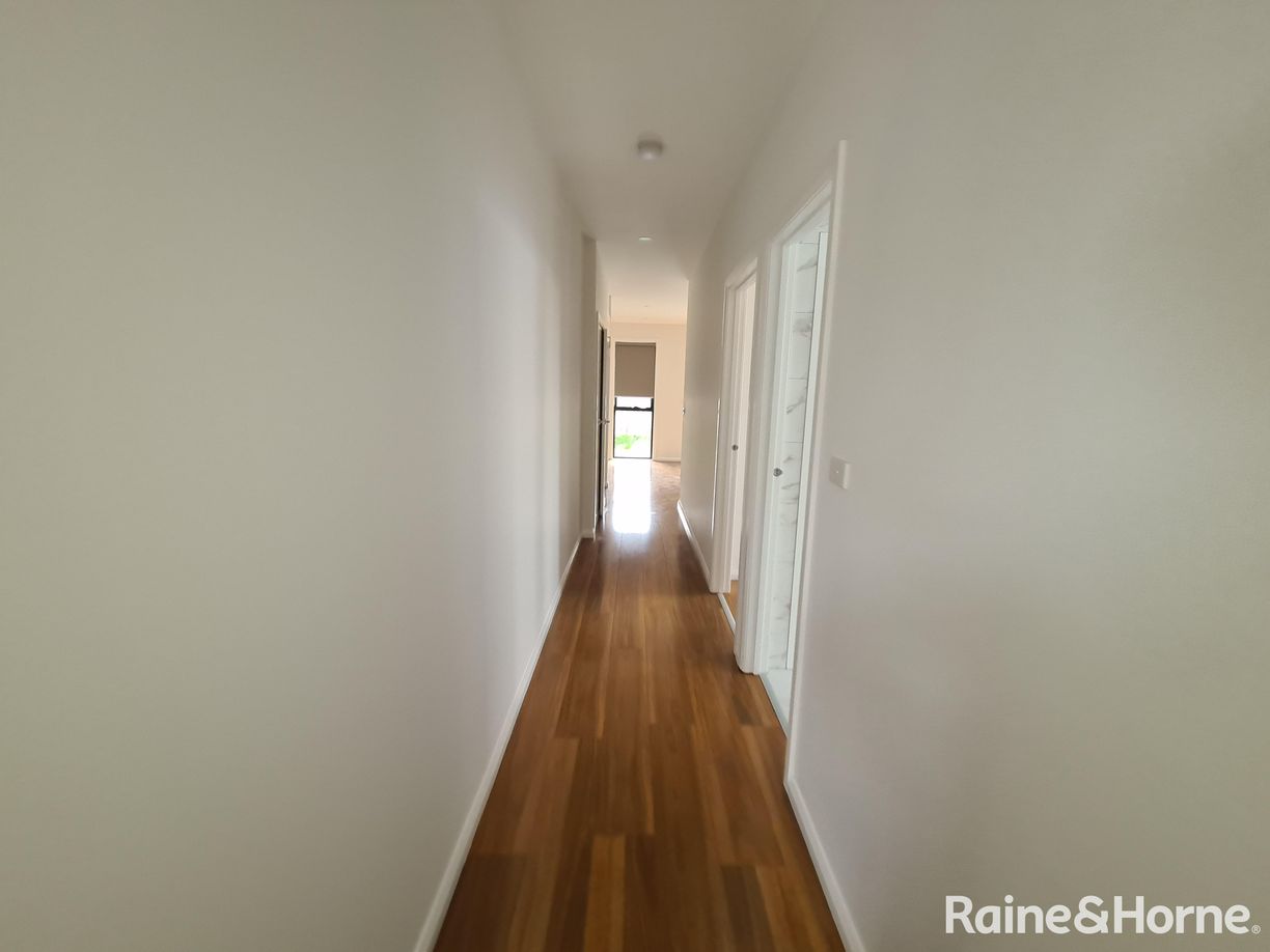 5, 6, 7/16-18 Curtin Street — photo 2 of 23