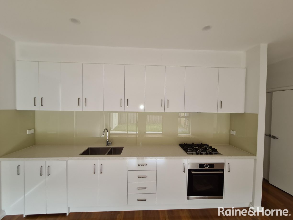 5, 6, 7/16-18 Curtin Street — photo 6 of 23