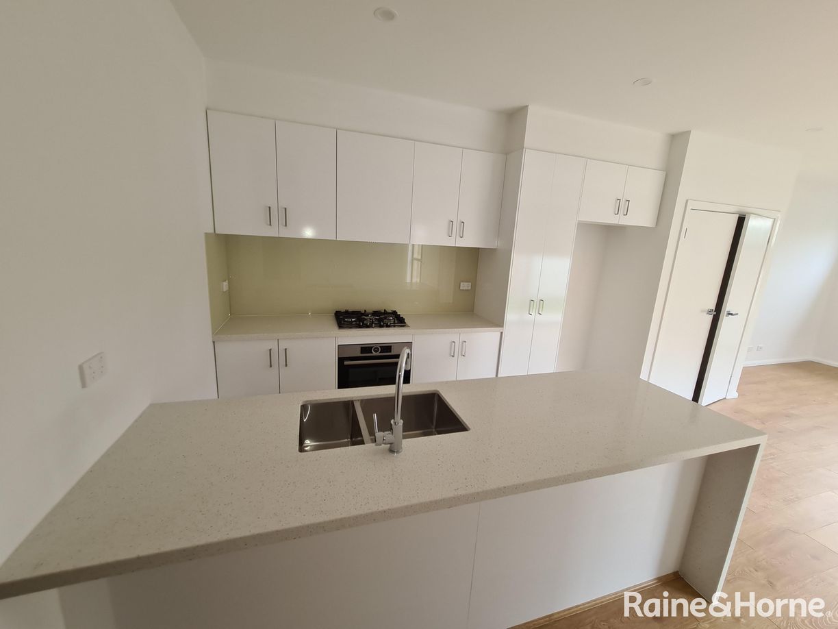 5, 6, 7/16-18 Curtin Street — photo 17 of 23
