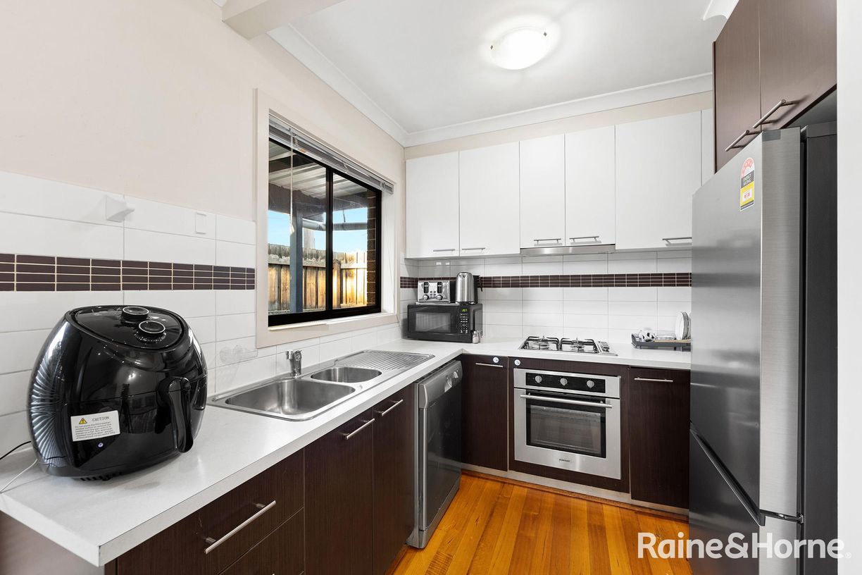 3/12 Emily Street — photo 4 of 13