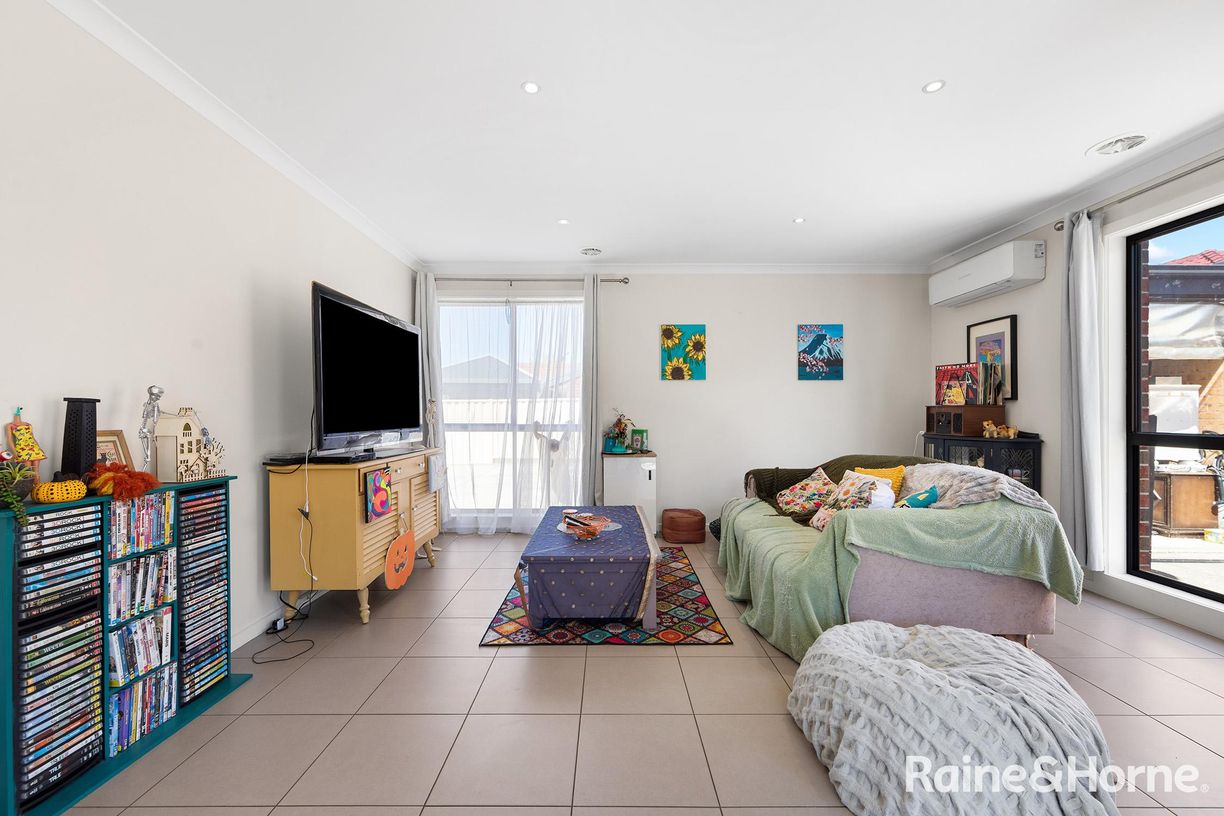 2/53 Shakespeare Dr — photo 6 of 14