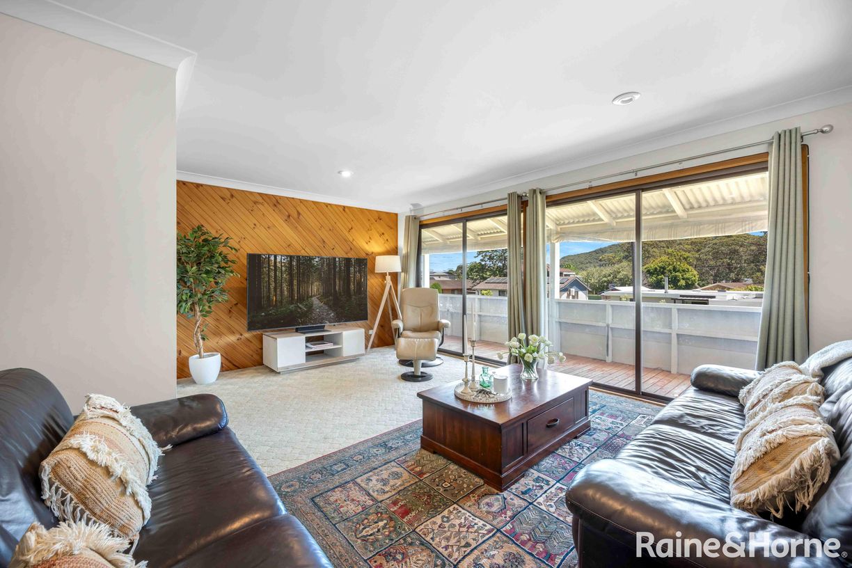 42 Shackleton Street — photo from Raine & Horne Shoalhaven Heads