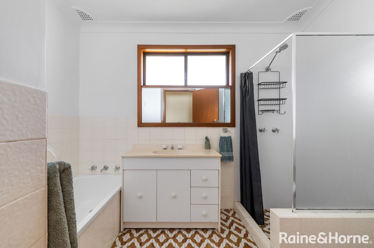 39 Ravenscliffe Road — photo 6 of 6