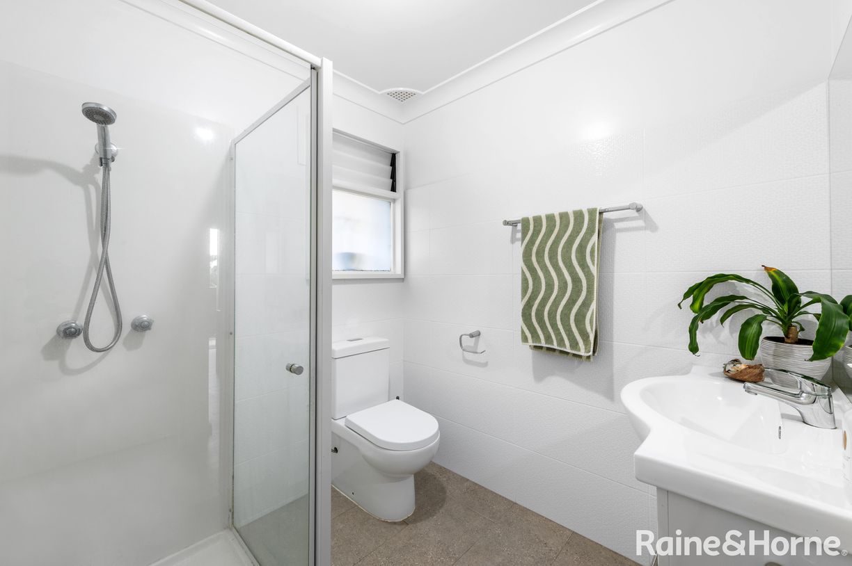40 Golden Hill Avenue — photo 12 of 14